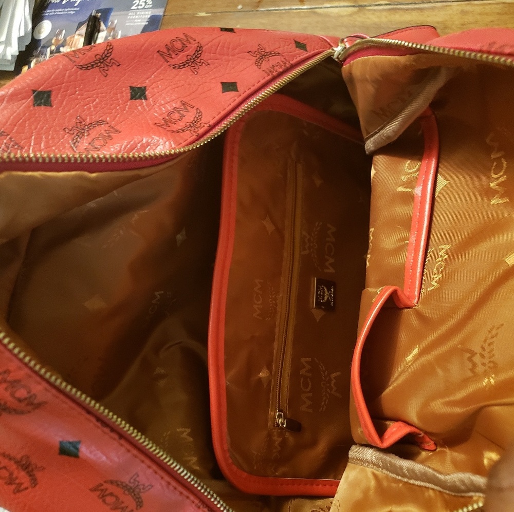Back pack - Picture 4 of 6